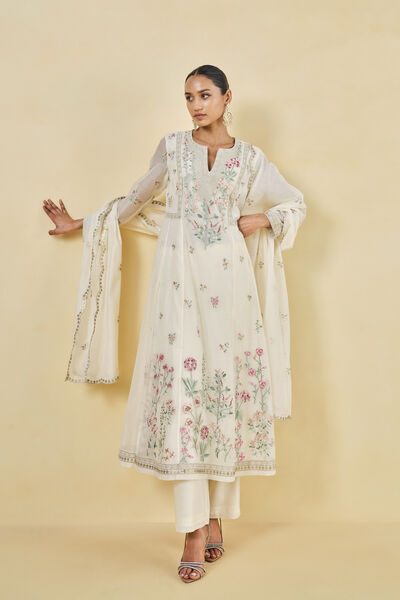 A Floral Garden Embroidered Mul Suit Set - Natural