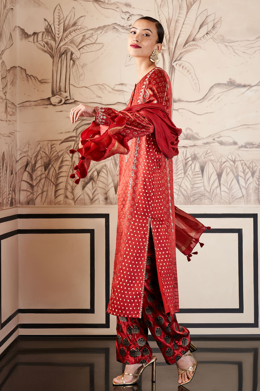 2-suit, image 2