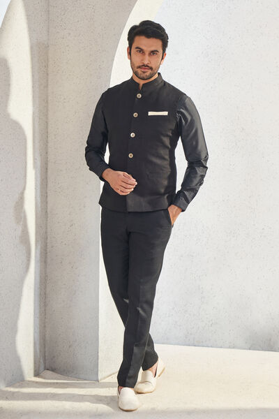 The Akshaj Bandi Black