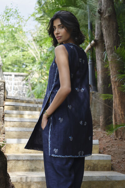 Folia Hand-embroidered Kantha Co-ord - Indigo