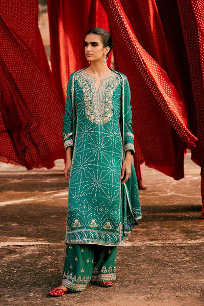 Piroska Handcrafted Bandhani Silk Suit Set - Green