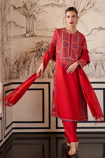 Ekaja Suit Set - Red