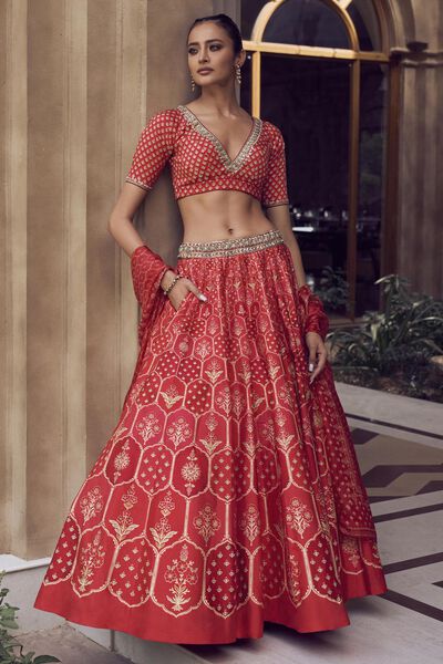 Mehvish Lehenga