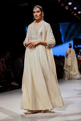 1 - Naitee Suit, image 1