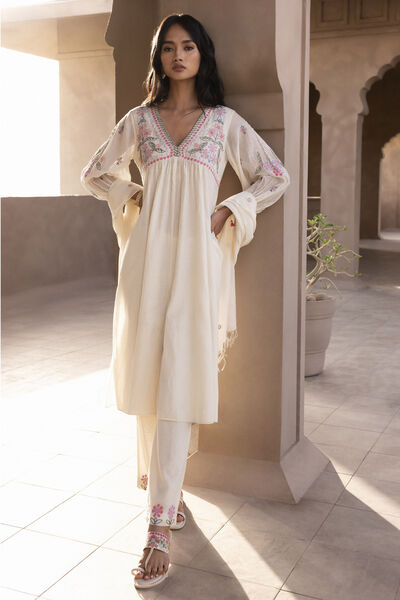 Natavia SEWA Hand-embroidered Kurta Set - Natural