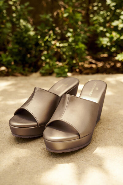 Elena Wedge - Bronze