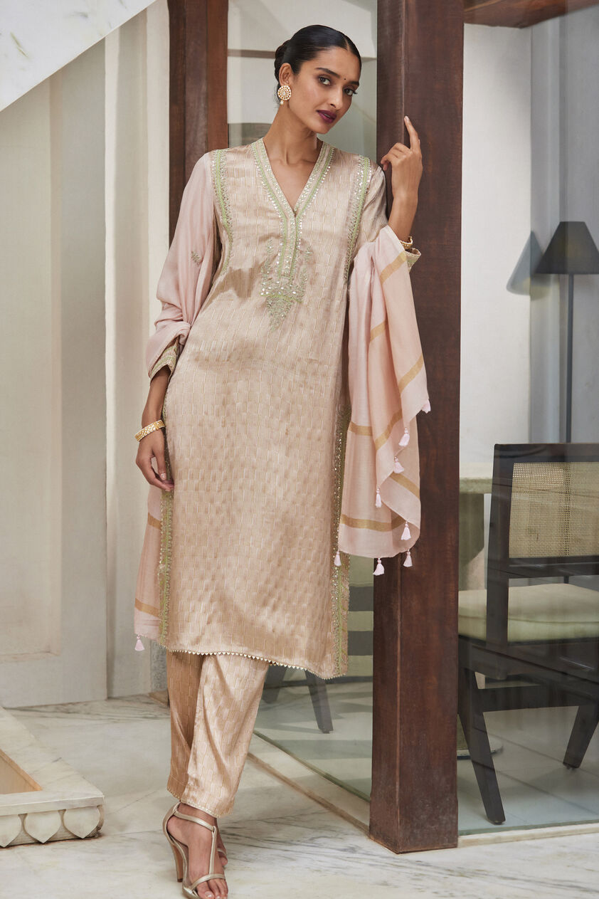 2-suit, image 1