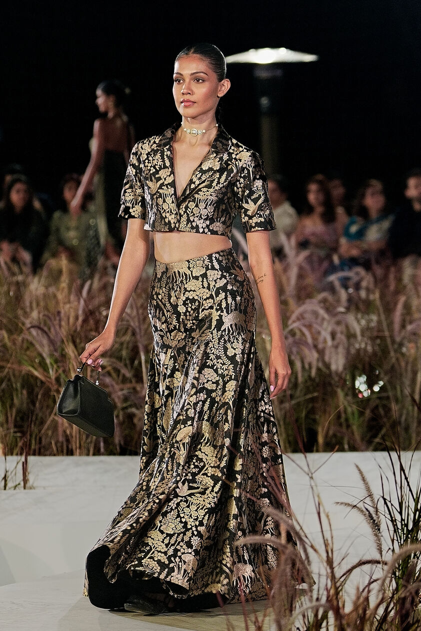 Masara Handwoven Benarasi Silk Skirt Set - Gold, Gold, image 3