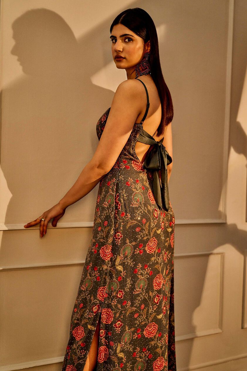 5 - Belle of the Ball – Grey Dress, image 5