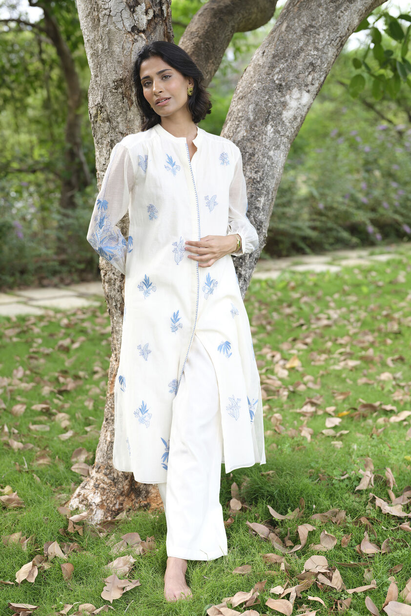 Almelo Hand-embroidered Kantha Mul Kurta Set - Ivory, Ivory, image 2